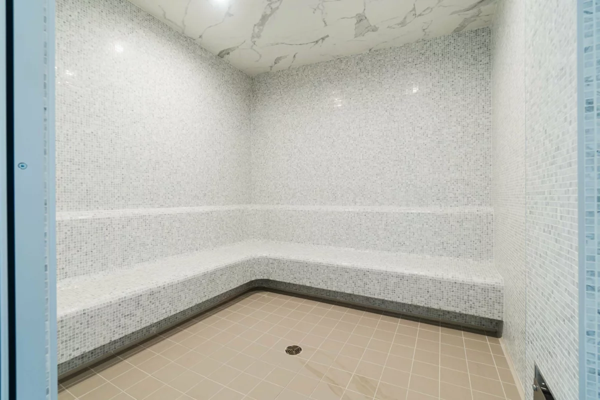 Swimming Pool Photo of 582 8608 Hazelbridge Way, Richmond, BC