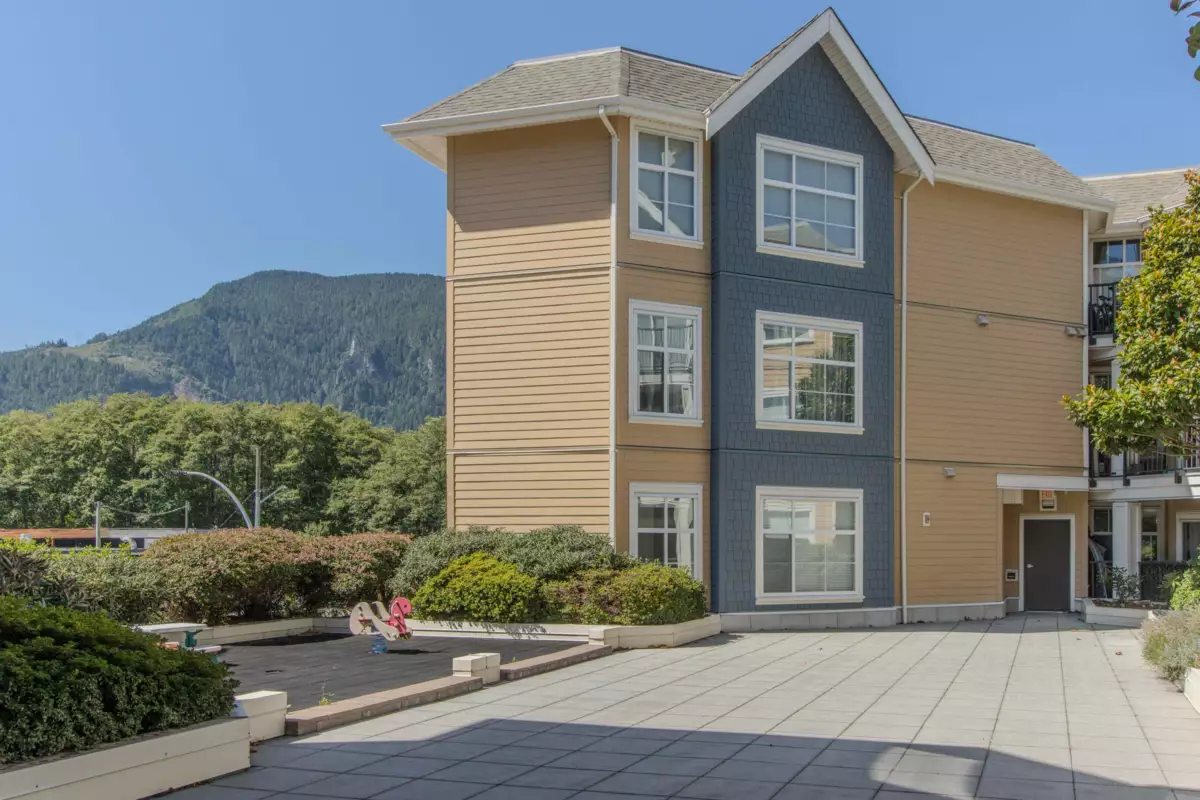 Bedroom 4 Photo of 320 1336 Main Street, Squamish, BC