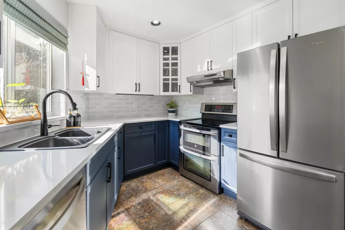 Garage Interior Photo of 20326 92a Avenue Avenue, Langley, BC