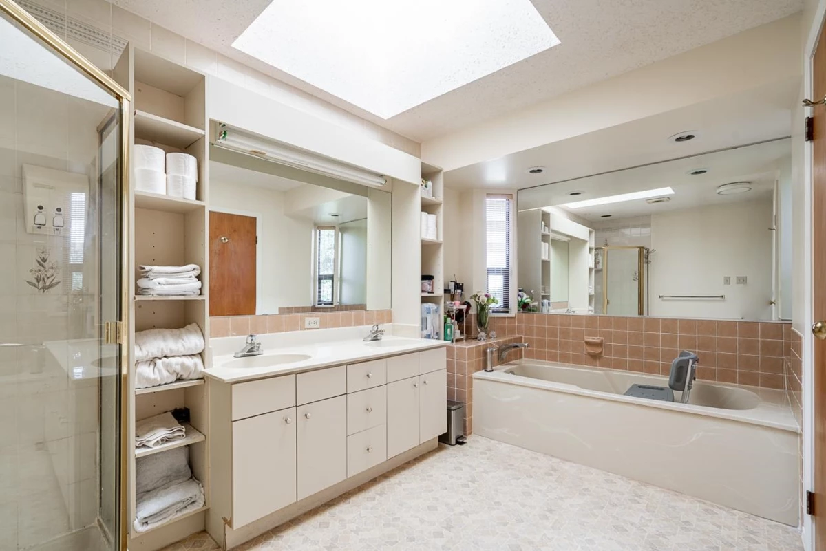 Powder Room Photo of 2940 Dresden Way, North Vancouver, BC