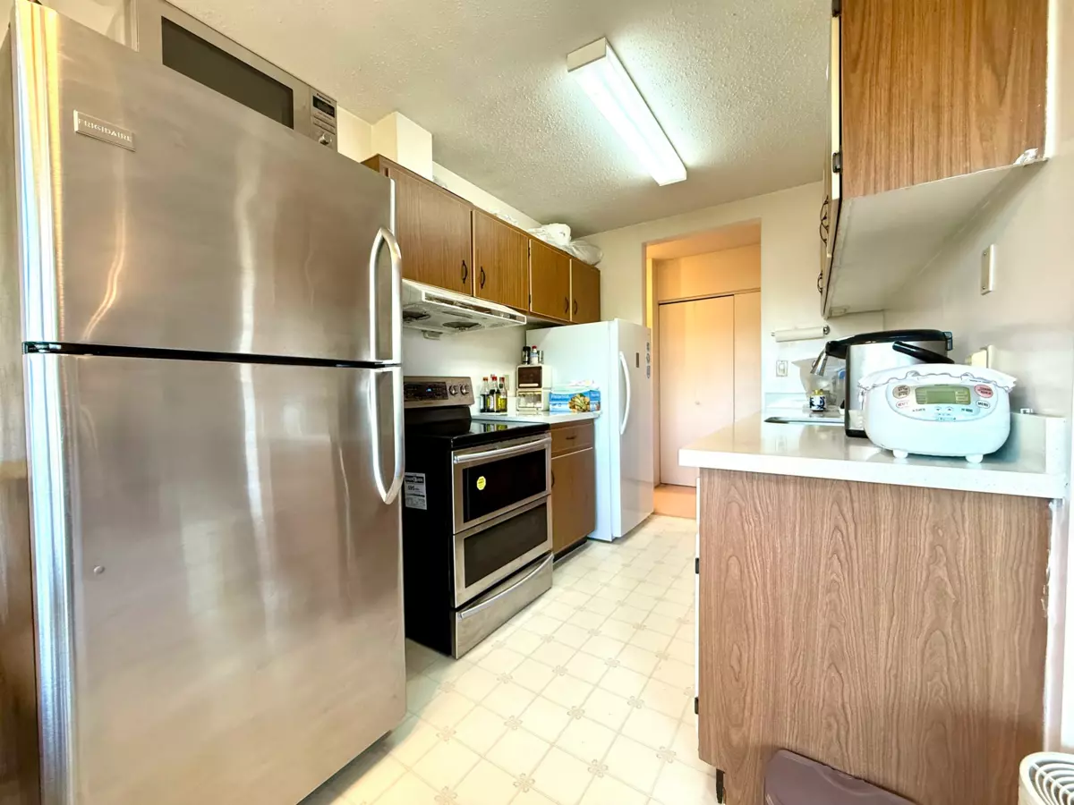 Kitchen Island Photo of 303 8080 Ryan Road, Richmond, BC