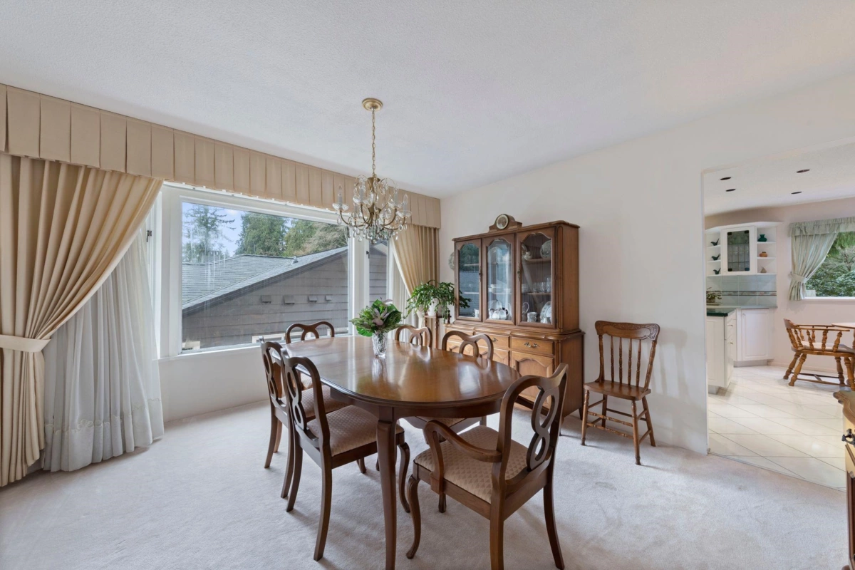 Dining Area Photo of 5427 Cliffridge Avenue, North Vancouver, BC