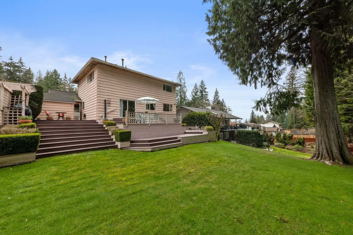 Hallway Photo of 5427 Cliffridge Avenue, North Vancouver, BC
