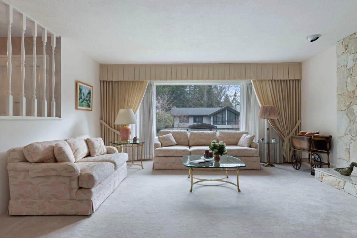 Living Room Photo of 5427 Cliffridge Avenue, North Vancouver, BC
