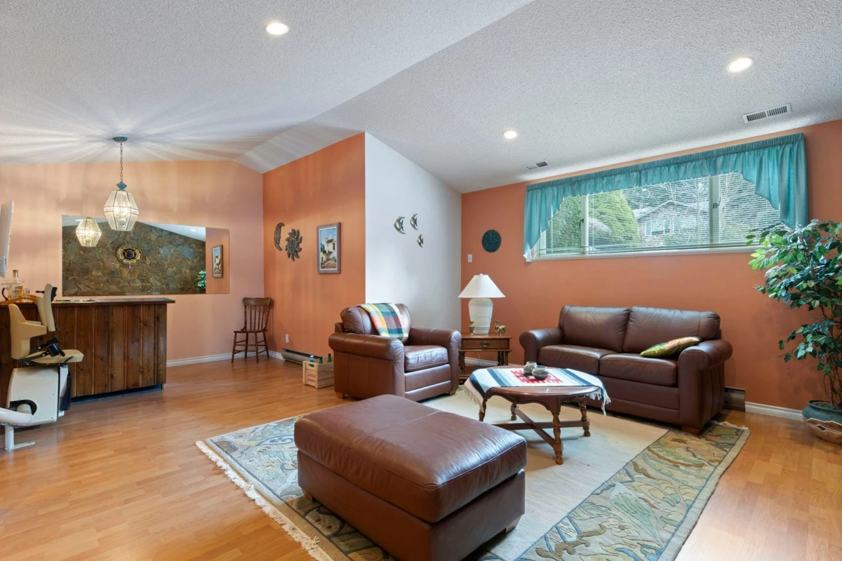 Powder Room Photo of 5427 Cliffridge Avenue, North Vancouver, BC