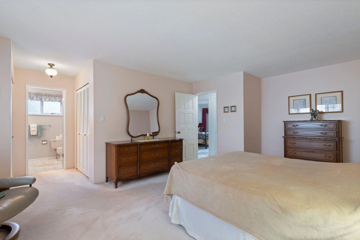 Primary Bathroom Photo of 5427 Cliffridge Avenue, North Vancouver, BC