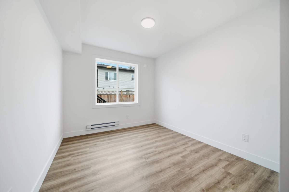 Garage Interior Photo of 32738 Carter Avenue, Mission, BC