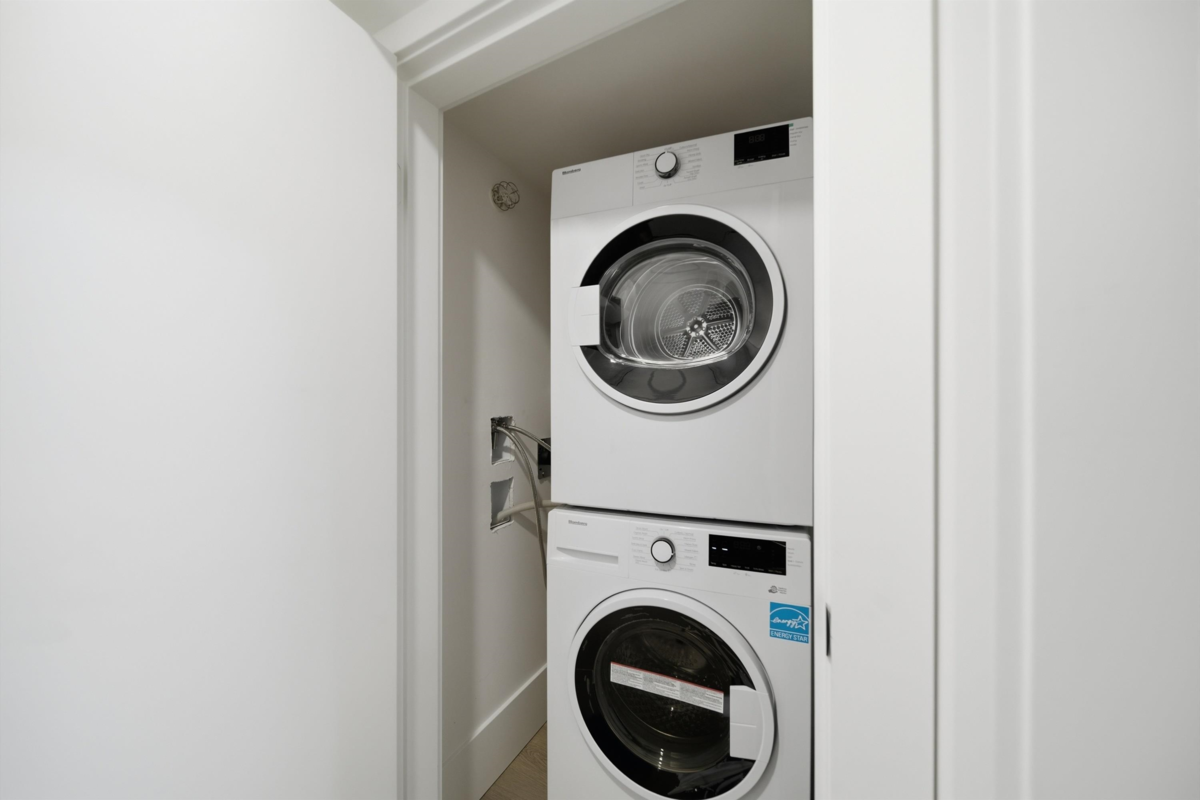 Laundry Room Photo of 32738 Carter Avenue, Mission, BC