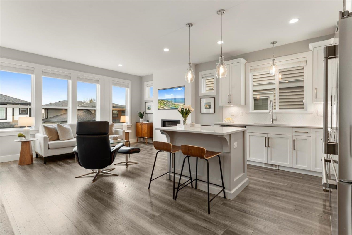 Kitchen Photo of 11 4295 Old Clayburn Road, Abbotsford, BC