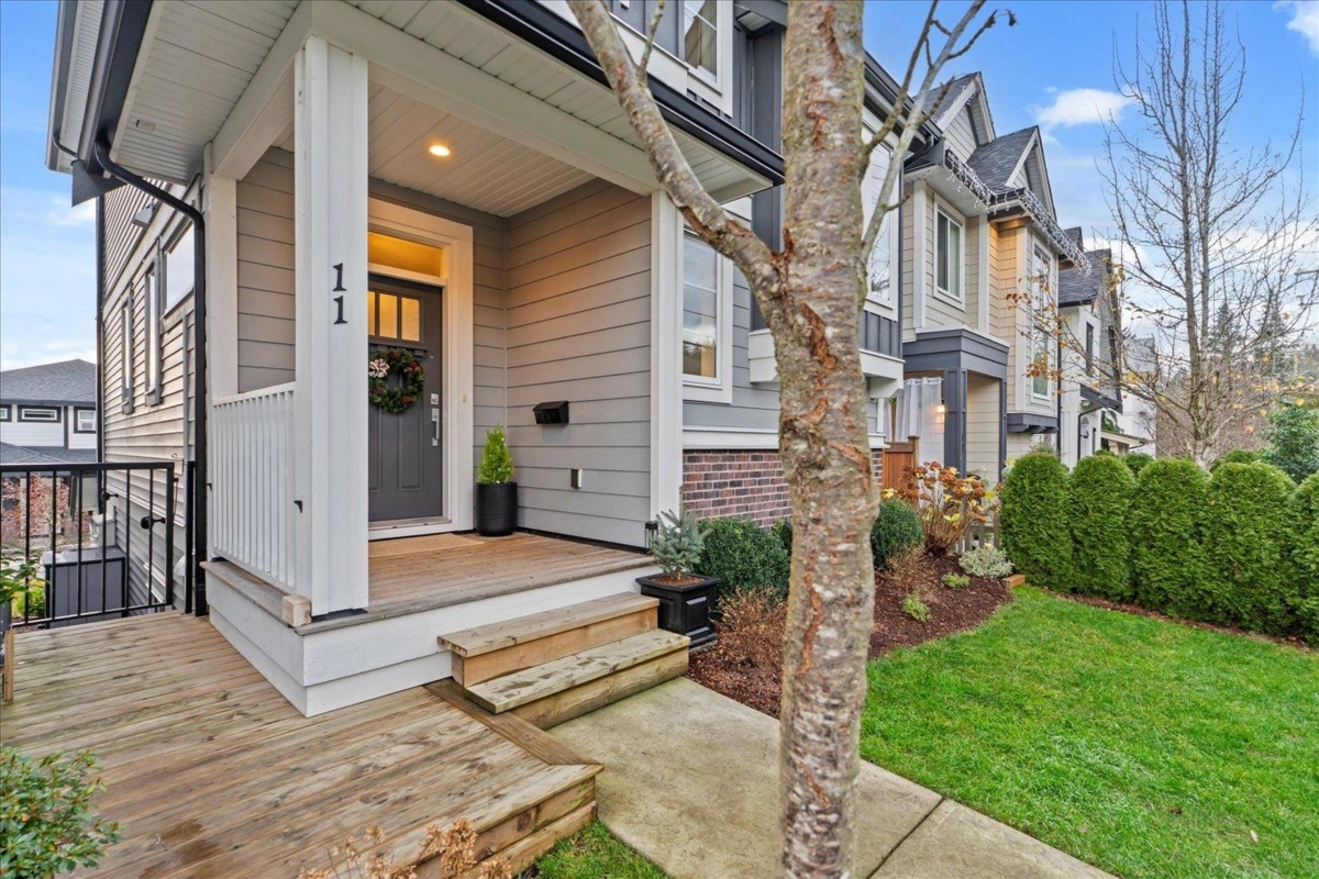 Living Room Photo of 11 4295 Old Clayburn Road, Abbotsford, BC