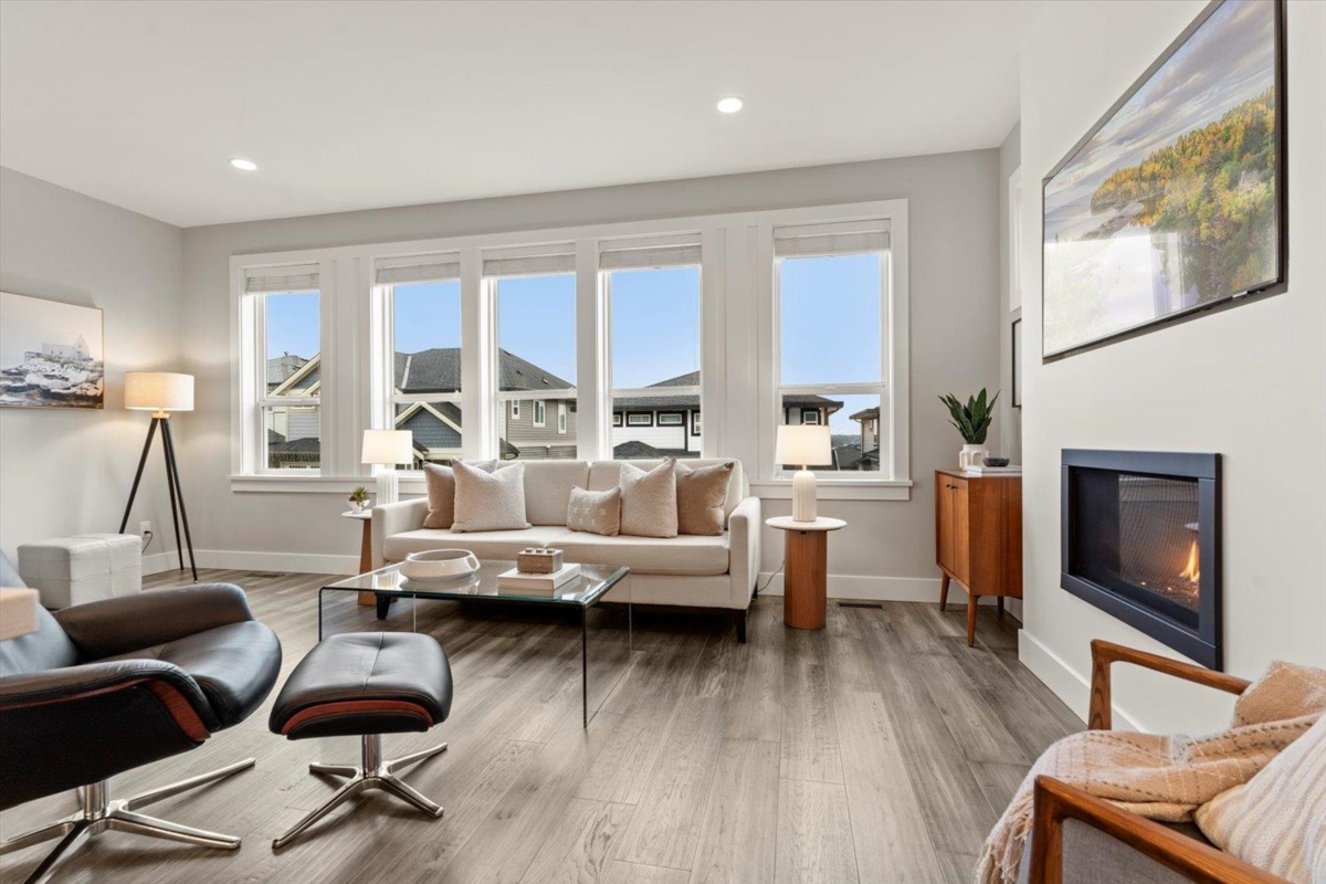 Loft / Bonus Room Photo of 11 4295 Old Clayburn Road, Abbotsford, BC