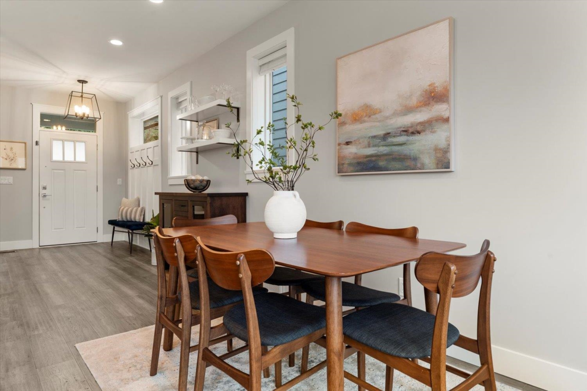 Mudroom Photo of 11 4295 Old Clayburn Road, Abbotsford, BC