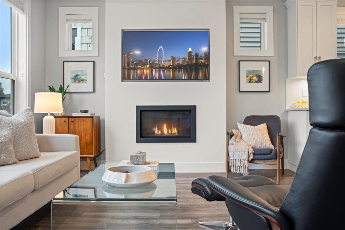 Powder Room Photo of 11 4295 Old Clayburn Road, Abbotsford, BC