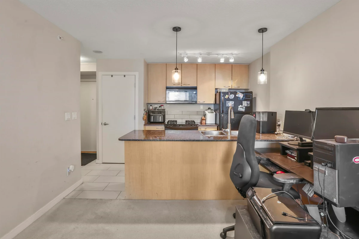 Kitchen Island Photo of 2001 7178 Collier Street, Burnaby, BC