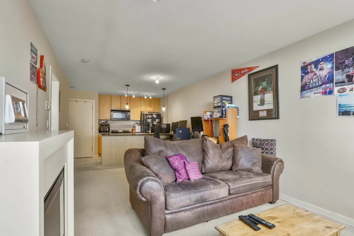 Primary Bathroom Photo of 2001 7178 Collier Street, Burnaby, BC