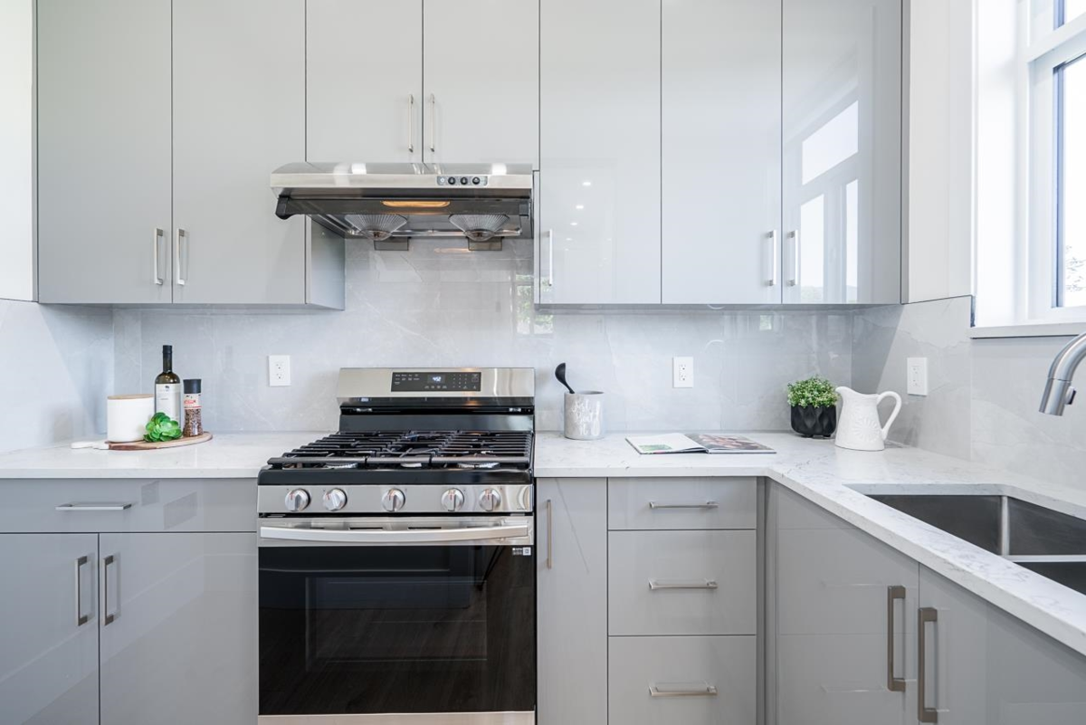 Kitchen Island Photo of 1941 Prairie Avenue, Port Coquitlam, BC