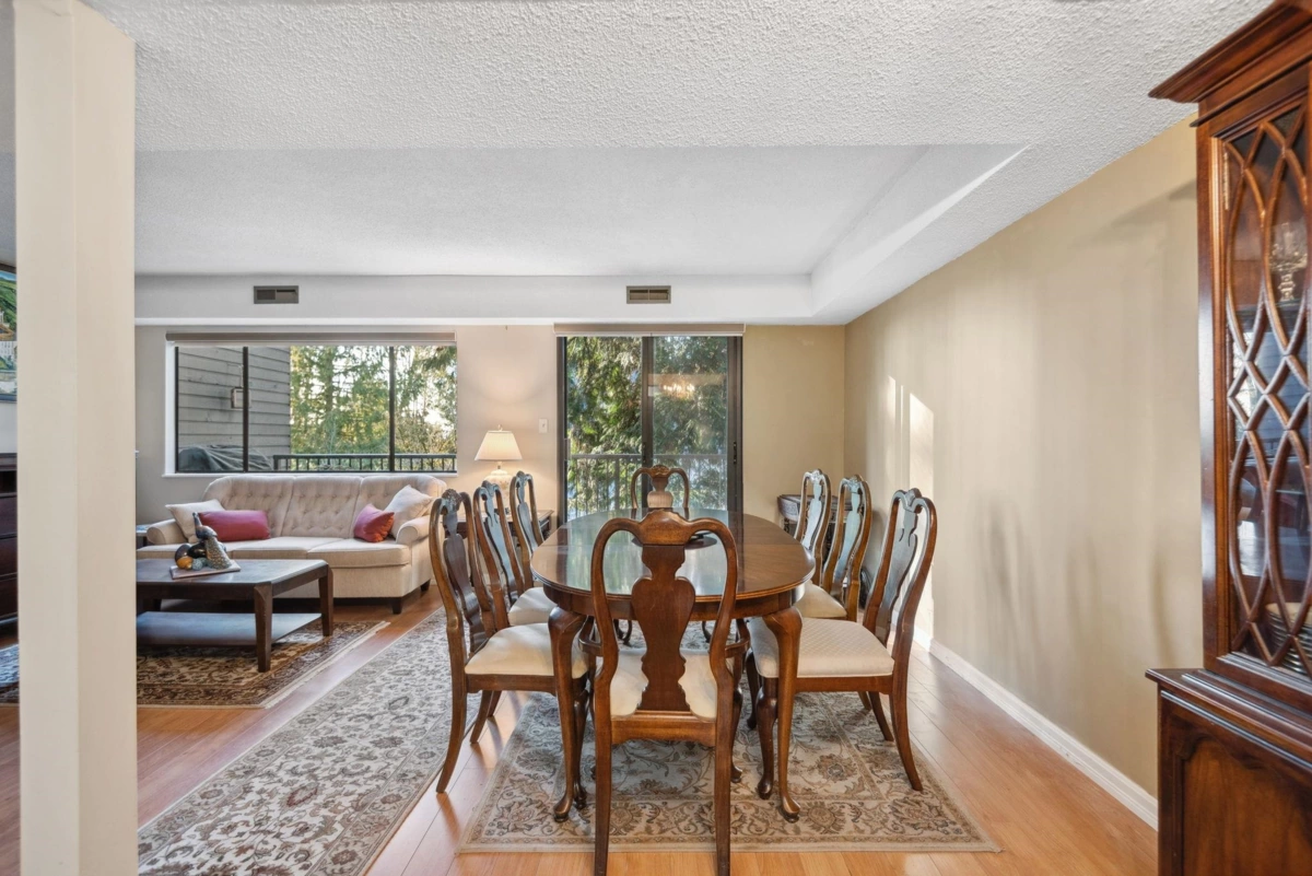 Breakfast Nook Photo of 7332 Coronado Drive, Burnaby, BC