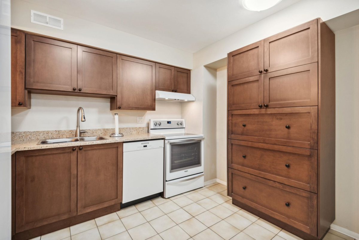 Walk-In Closet Photo of 7332 Coronado Drive, Burnaby, BC