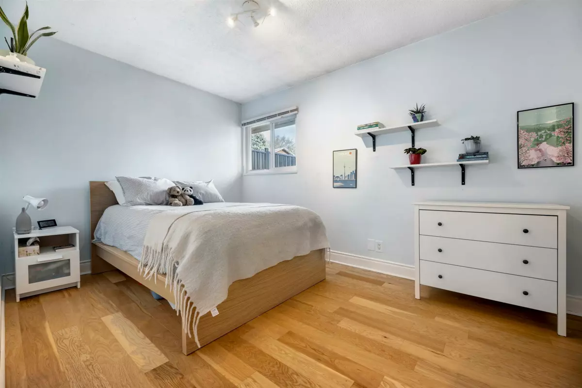 Entry Foyer Photo of 828 Nicolum Court, North Vancouver, BC