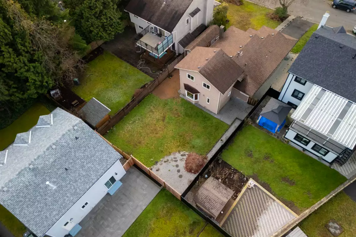 Garden / Landscaping Photo of 828 Nicolum Court, North Vancouver, BC