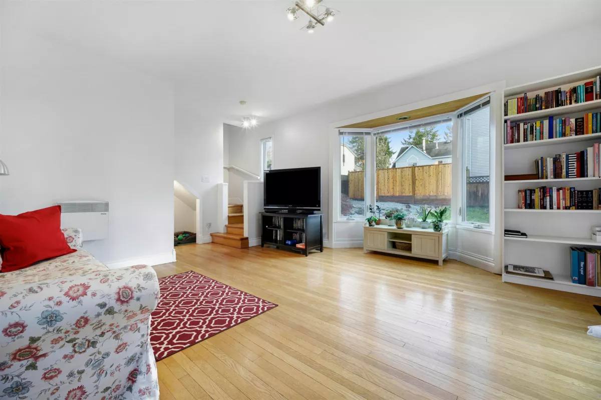 Walk-In Closet Photo of 828 Nicolum Court, North Vancouver, BC