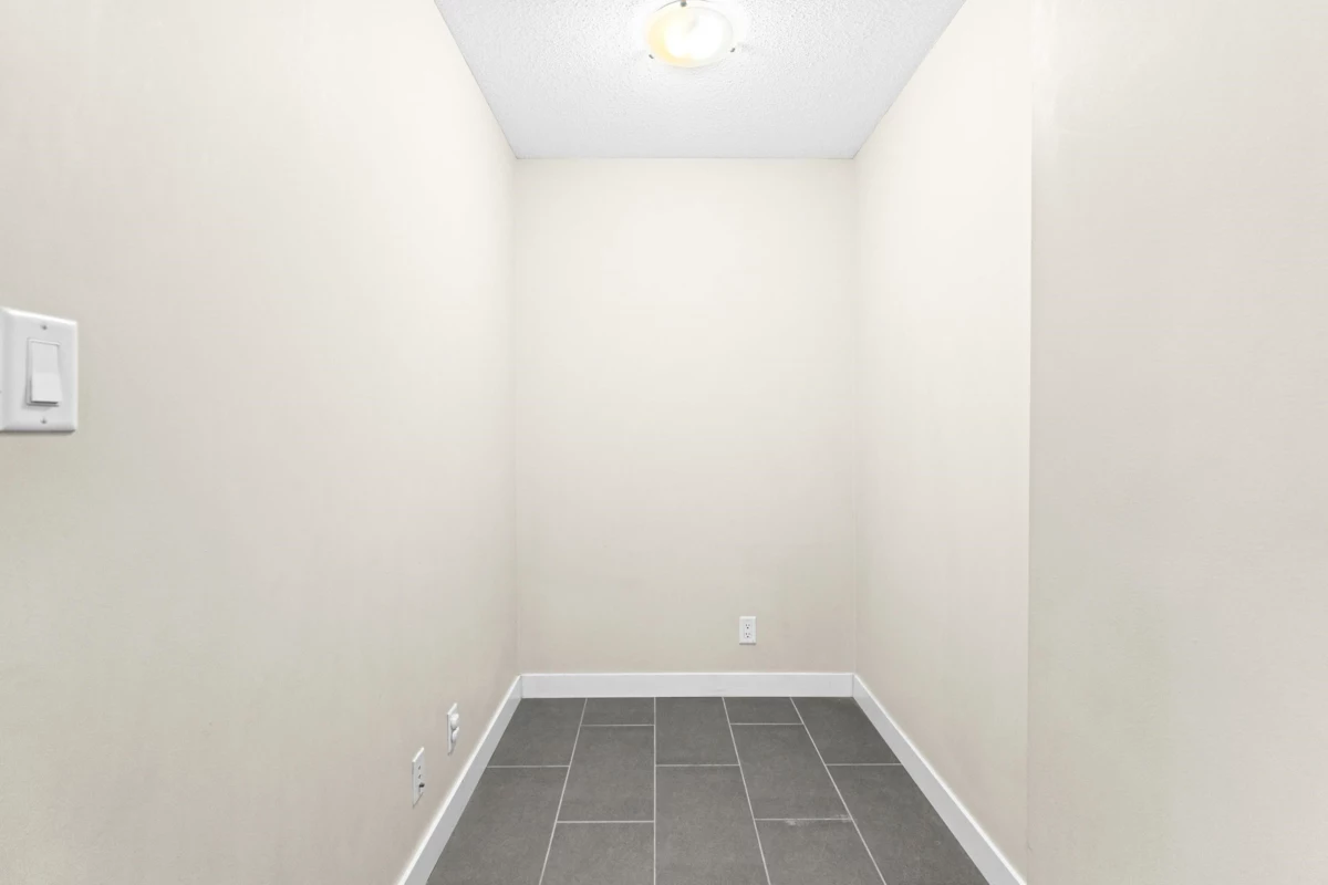 Entry Foyer Photo of 506 9171 Ferndale Road, Richmond, BC