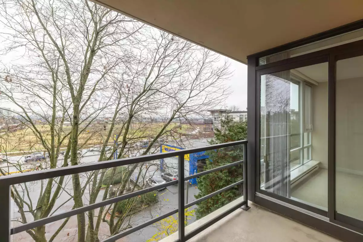 Swimming Pool Photo of 506 9171 Ferndale Road, Richmond, BC