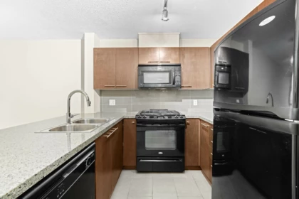 Primary Bathroom Photo of 506 9171 Ferndale Road, Richmond, BC