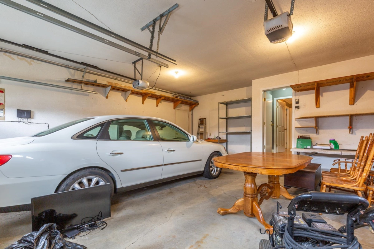 Fitness Center Photo Near 34813 Chantrell Place, Abbotsford, BC