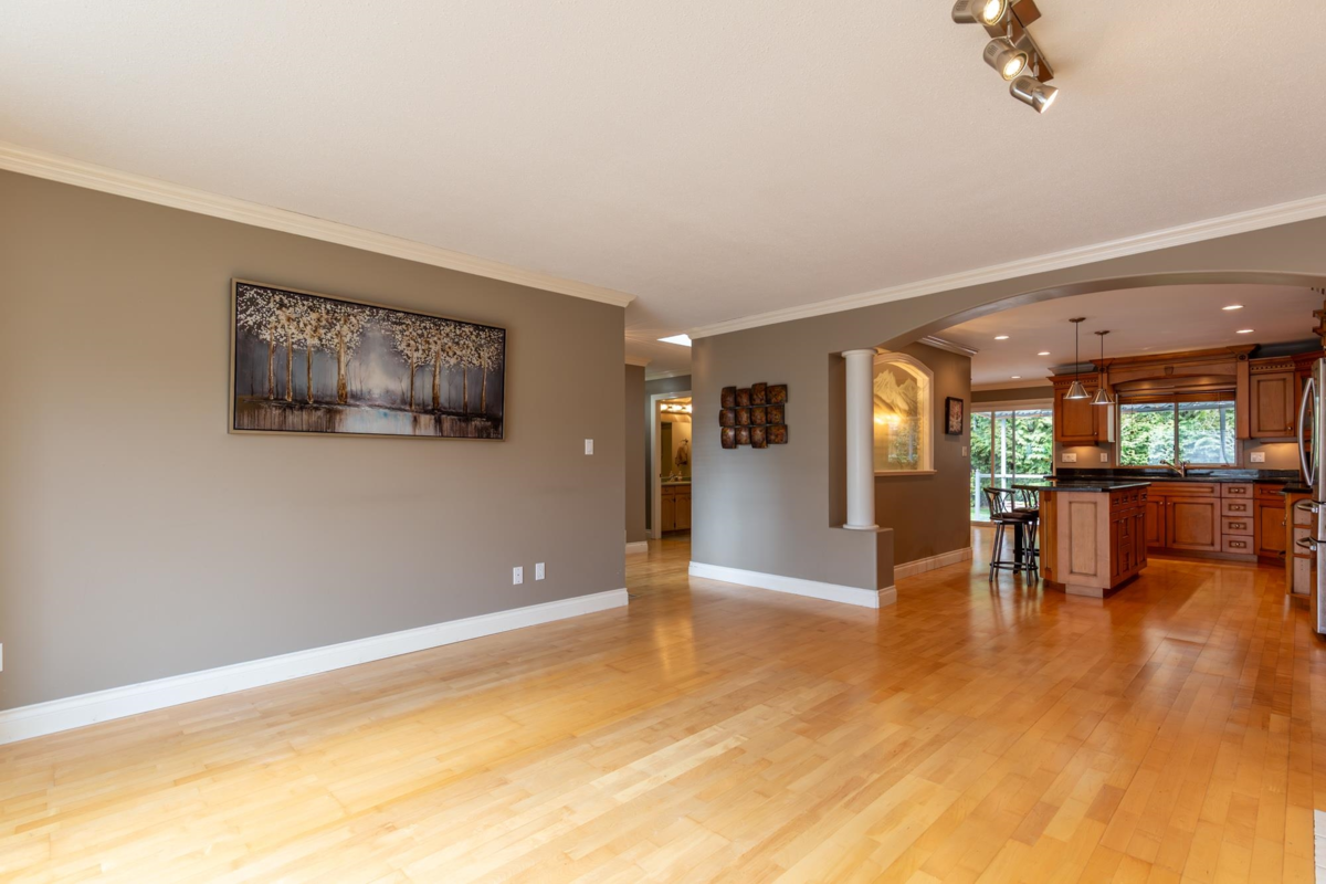 Kitchen Island Photo of 34813 Chantrell Place, Abbotsford, BC