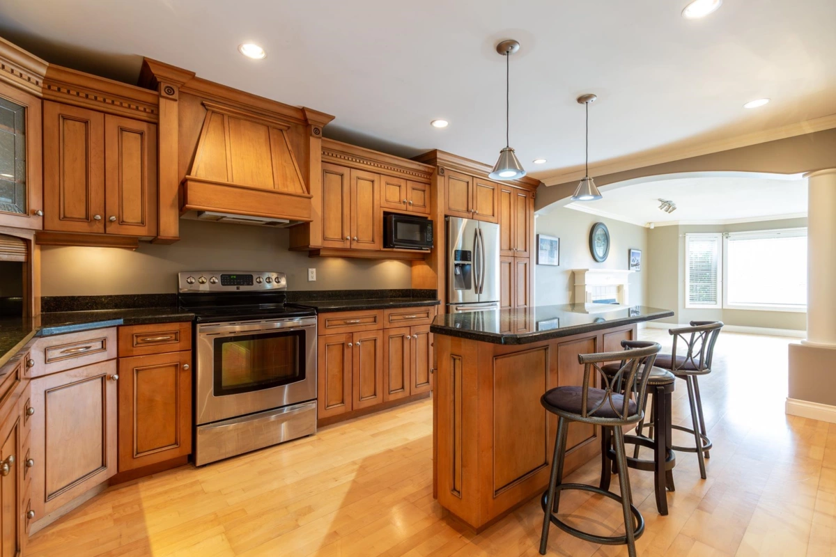 Walk-In Closet Photo of 34813 Chantrell Place, Abbotsford, BC