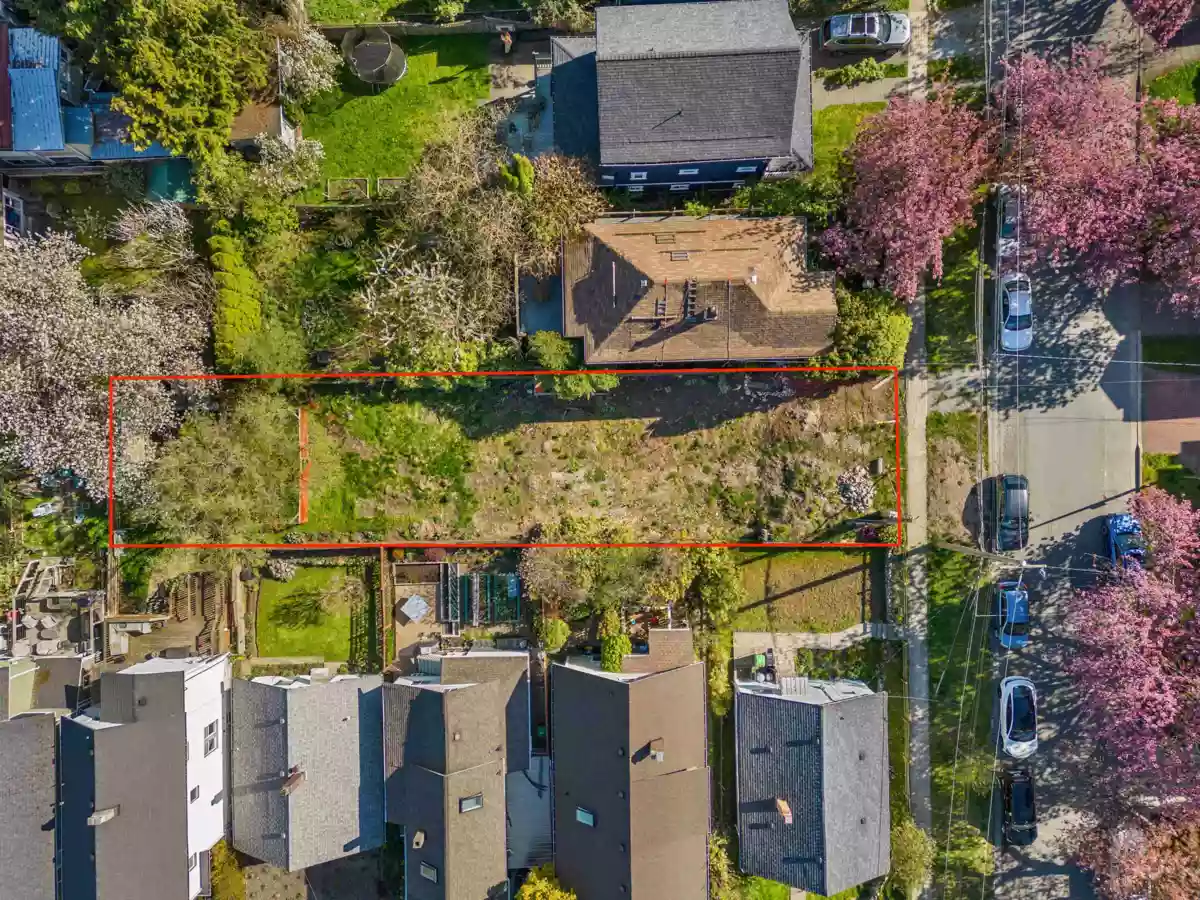 Kitchen Island Photo of 4424 Sophia Street, Vancouver, BC