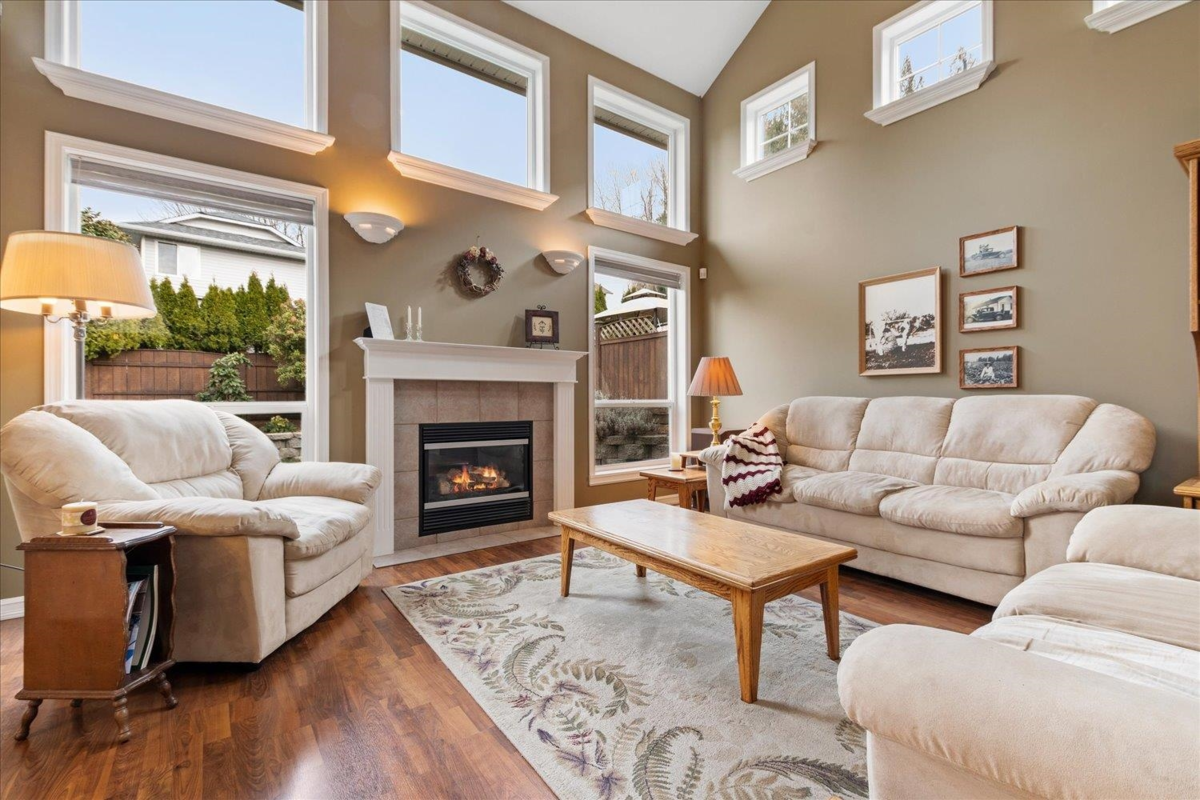 Kitchen Island Photo of 46514 Lear Drive, Chilliwack, BC