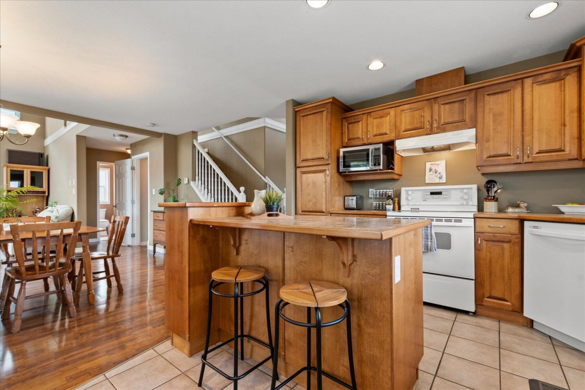Walk-In Closet Photo of 46514 Lear Drive, Chilliwack, BC