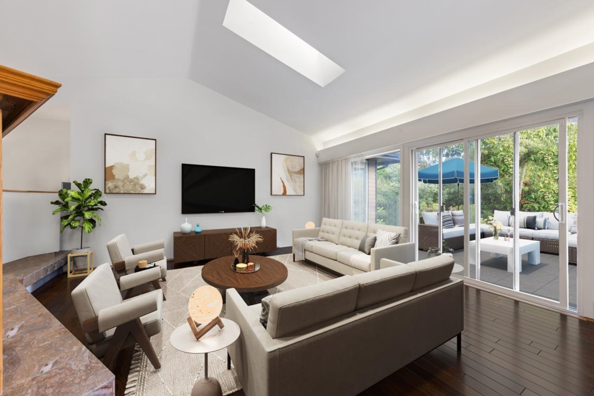 Family Room Photo of 14098 20 Avenue, Surrey, BC