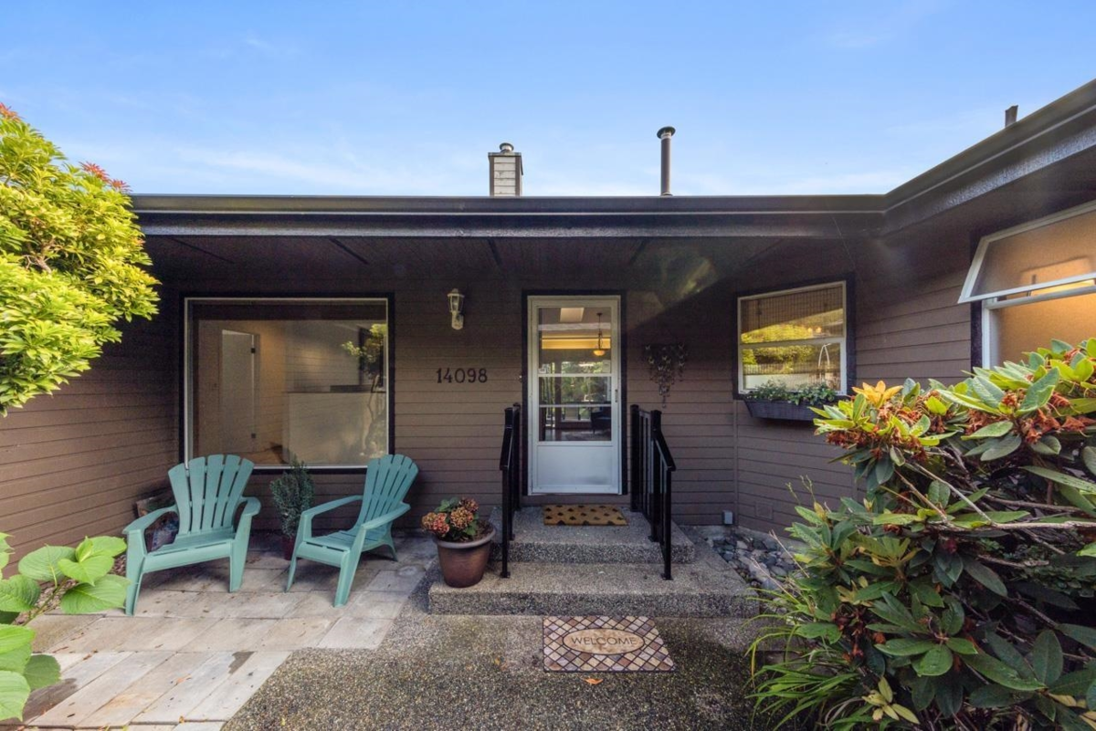 Garden / Landscaping Photo of 14098 20 Avenue, Surrey, BC