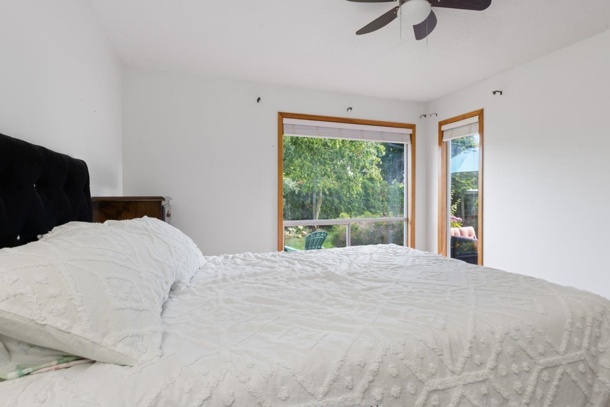 Staircase Photo of 14098 20 Avenue, Surrey, BC