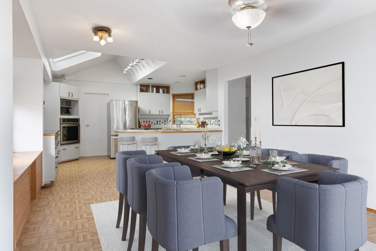 Walk-In Closet Photo of 14098 20 Avenue, Surrey, BC