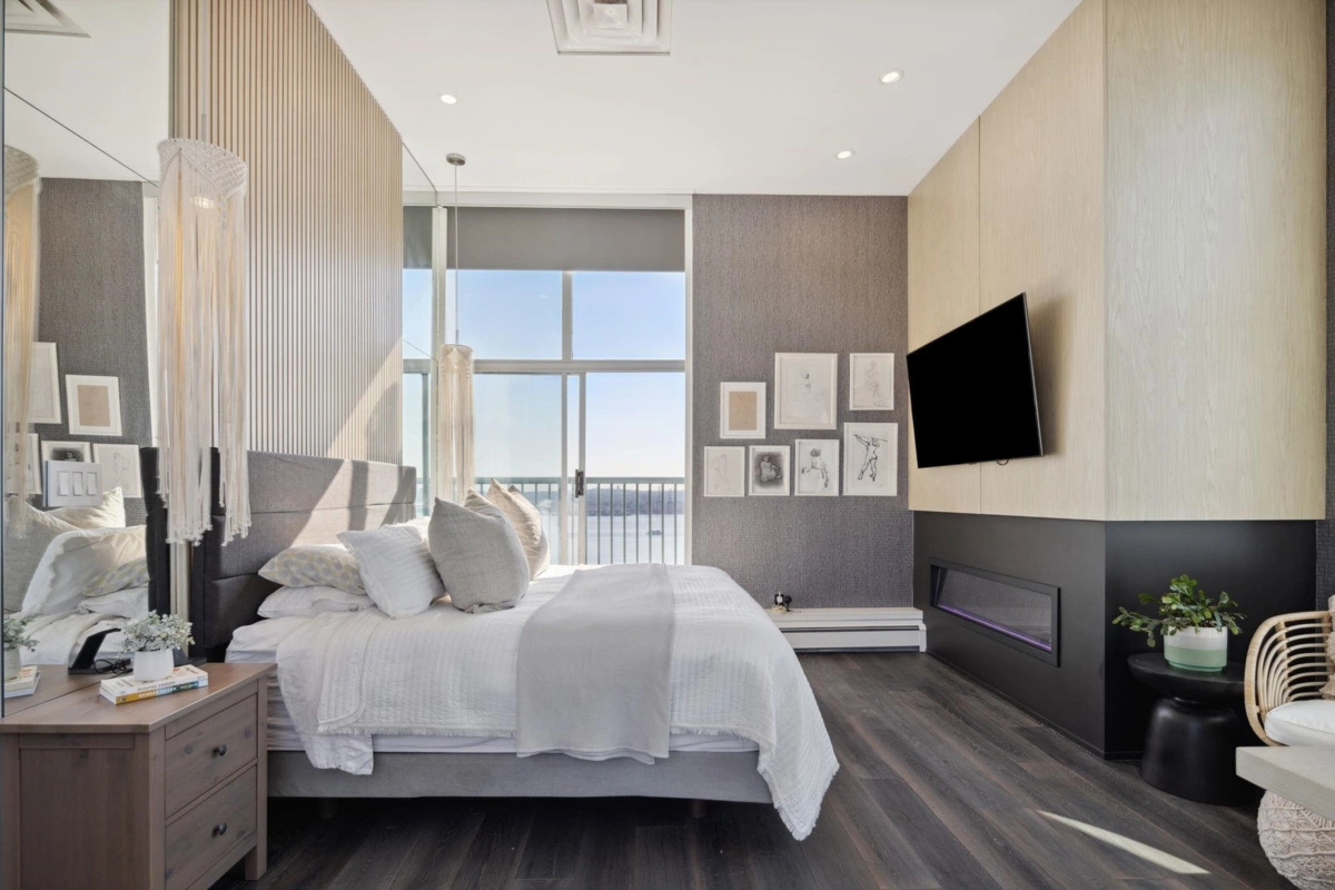 Backyard Photo of 2901 120 W 2nd Street, North Vancouver, BC