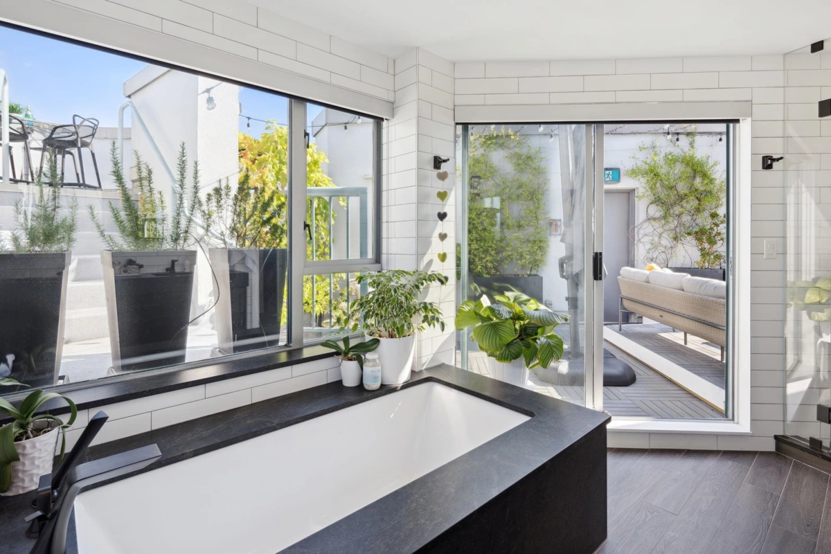 Hot Tub / Spa Photo of 2901 120 W 2nd Street, North Vancouver, BC