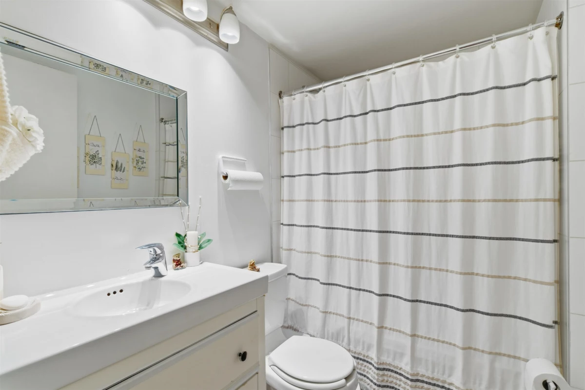 Breakfast Nook Photo of 109 1033 St. Georges Avenue, North Vancouver, BC