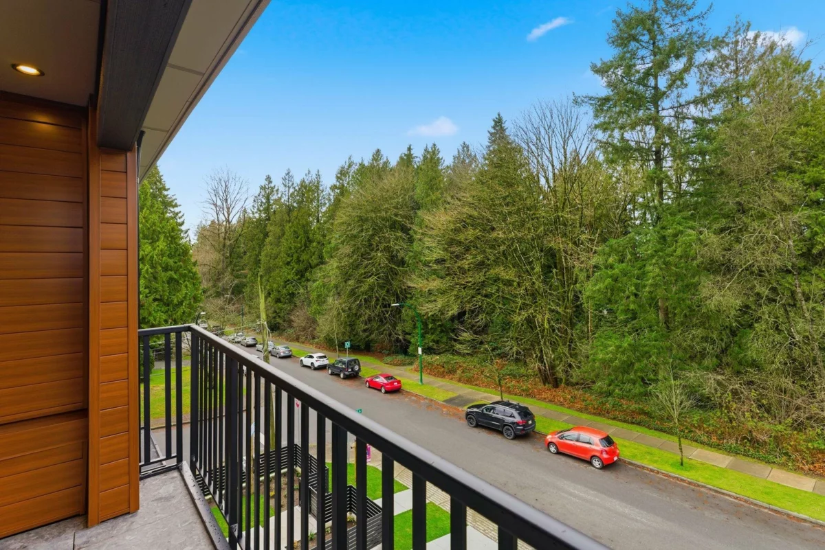 Basement Recreation Room Photo of 2 8408 17th Avenue, Burnaby, BC