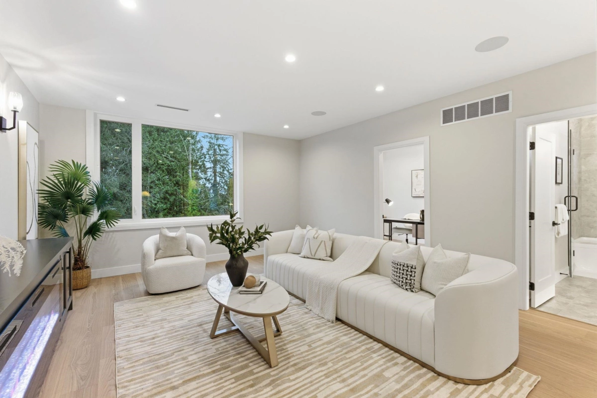 Kitchen Island Photo of 2 8408 17th Avenue, Burnaby, BC