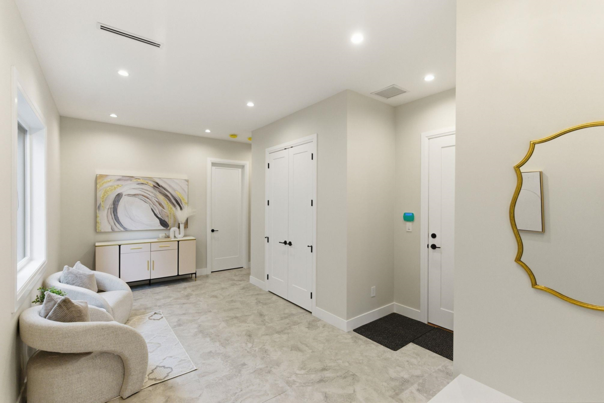 Outdoor Patio Photo of 2 8408 17th Avenue, Burnaby, BC