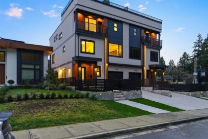 2 8408 17th Avenue, Burnaby, BC, Burnaby — 6 bed half duplex for sale