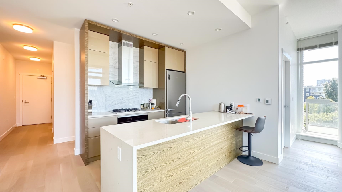 Dining Area Photo of 308 6733 Cambie Street, Vancouver, BC