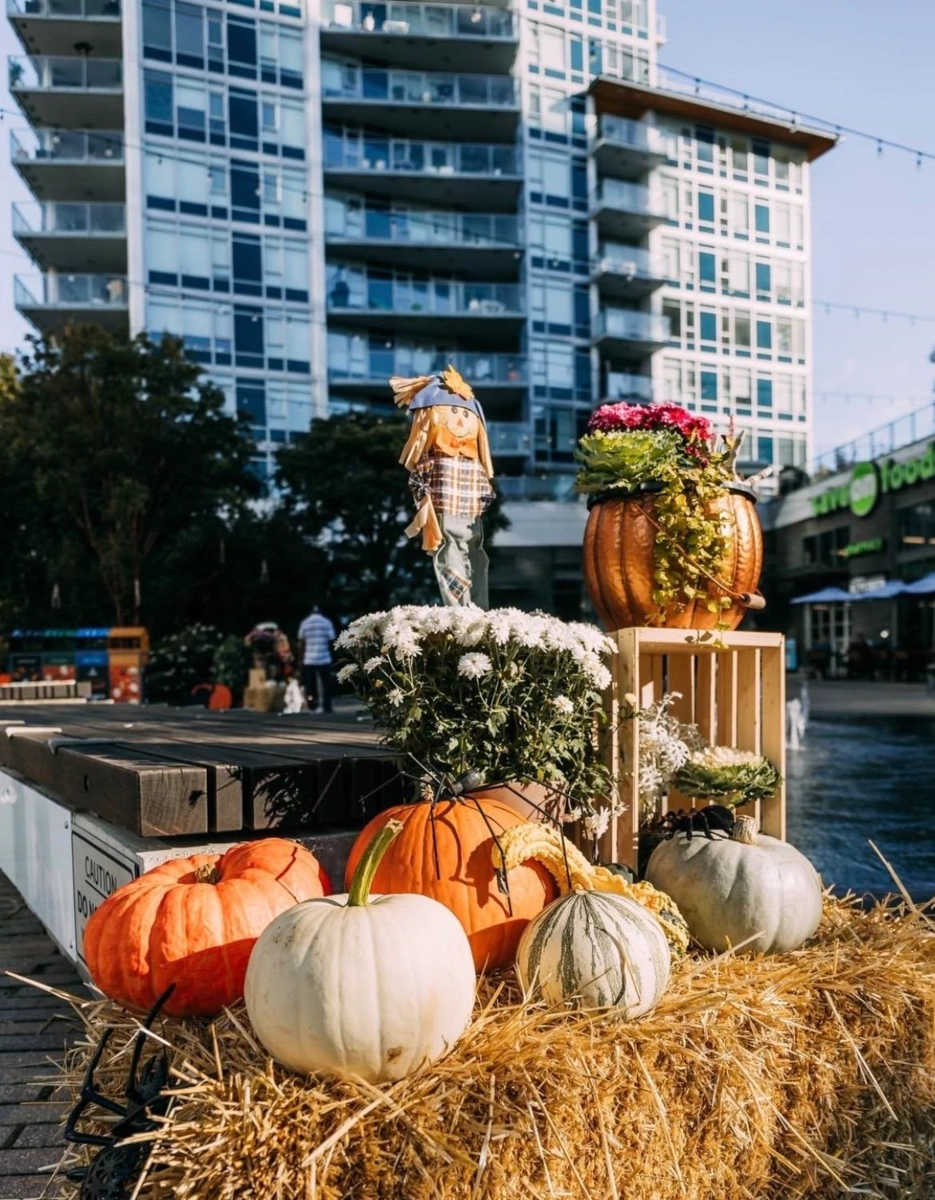 Living Room Photo of 305 8580 River District Crossing, Vancouver, BC