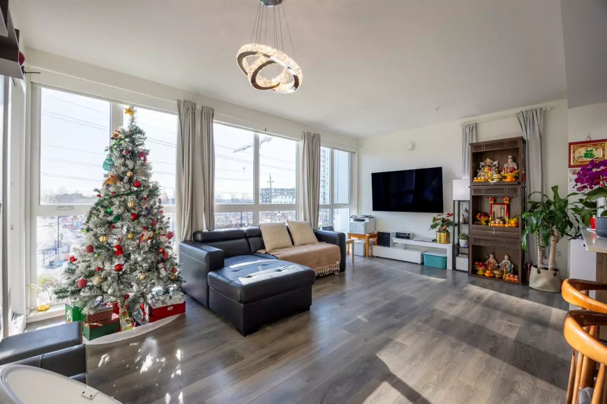 Primary Bathroom Photo of 305 8580 River District Crossing, Vancouver, BC