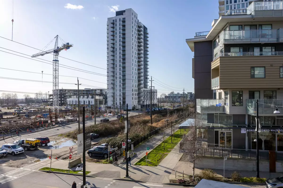 Staircase Photo of 305 8580 River District Crossing, Vancouver, BC