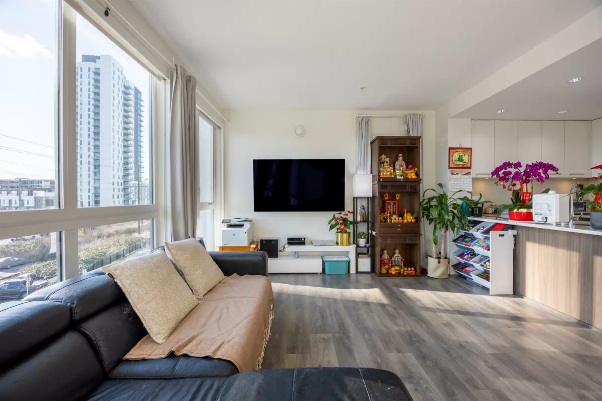 Walk-In Closet Photo of 305 8580 River District Crossing, Vancouver, BC